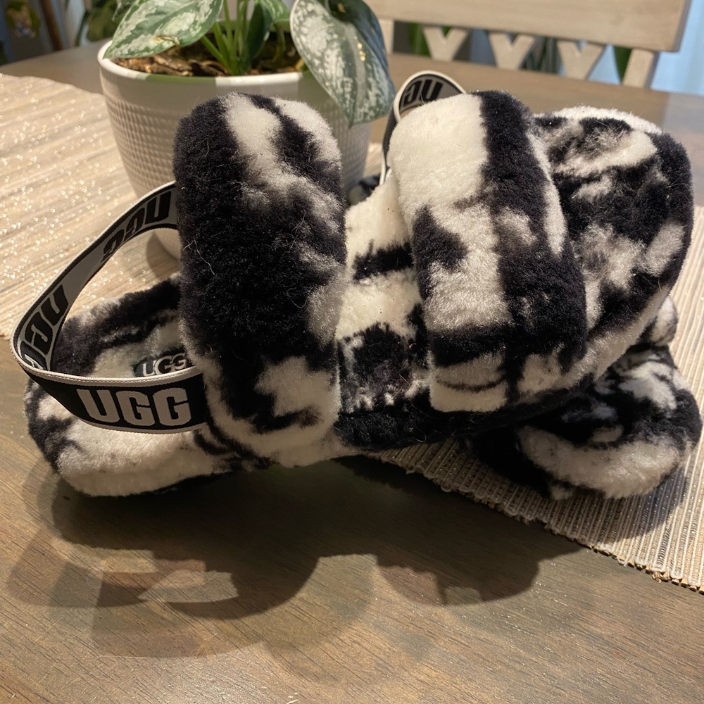 Ugg slides